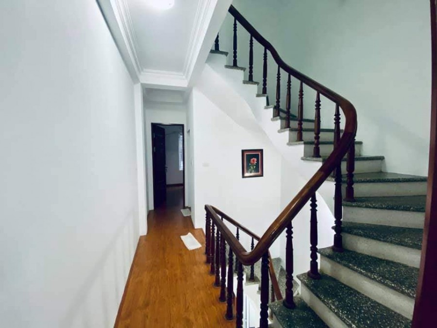 Bán nhà mặt ngõ Hoàng Sâm, Quận Cầu Giấy phân lô ô tô vào nhà dt 40m2, 5 tầng giá 7 tỷ