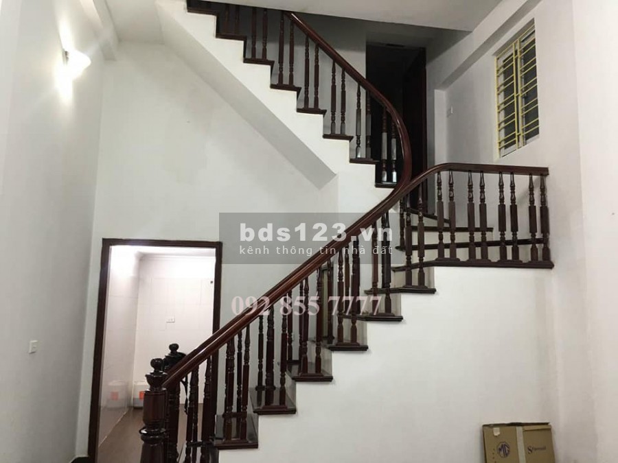 Bán nhà dân xây 4 tầng, diện tích 48m2 phố Nguyễn Văn Cừ, Long Biên. Giá đầu tư