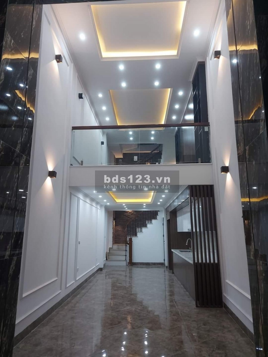 Cần bán nhà riêng dtsd 34m2, 6 tầng, giá bán 4.5 tỷ, phố Cù Chính Lan, Trường Chinh, Thanh Xuân