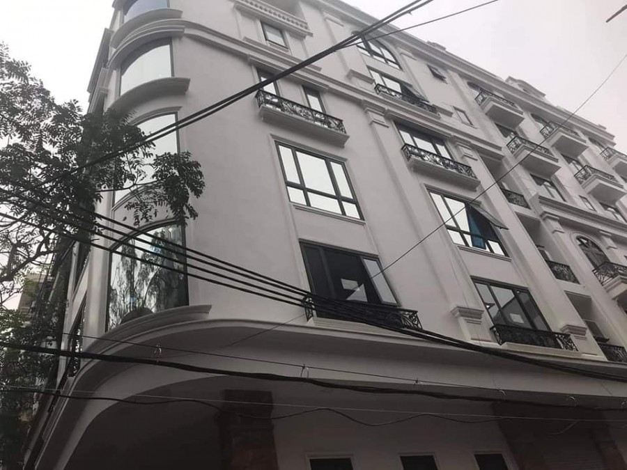 Bán toà siêu văn phòng lô góc đẹp 2 mặt ô tô tránh, thang máy Quận Cầu Giấy, giá 24.x tỷ