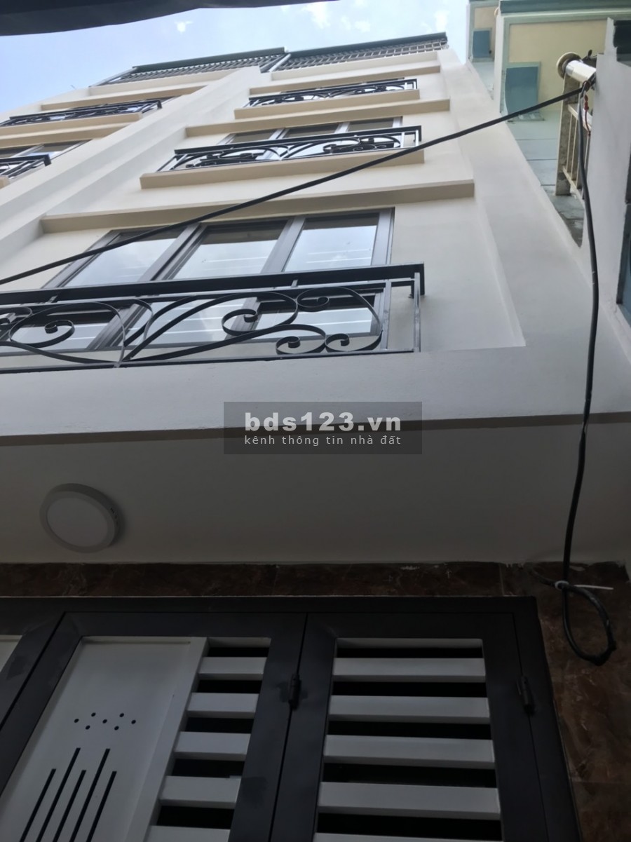 Bán nhà nguyên căn phố Đông Thiên Hoàng Mai, mới kính Koong, dt 36m2, 5 tầng giá 2.85 tỷ