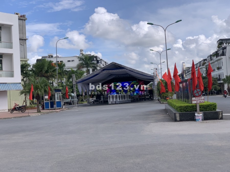 Bán lô đất chính chủ diện tích 100m2 đất mặt đường dốc chợ Vĩnh Khê, An Đồng