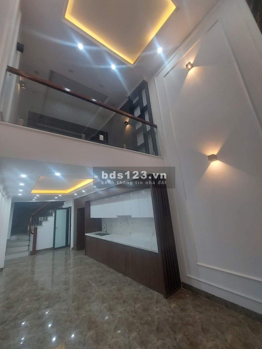 Cần bán nhà riêng dtsd 34m2, 6 tầng, giá bán 4.5 tỷ, phố Cù Chính Lan, Trường Chinh, Thanh Xuân