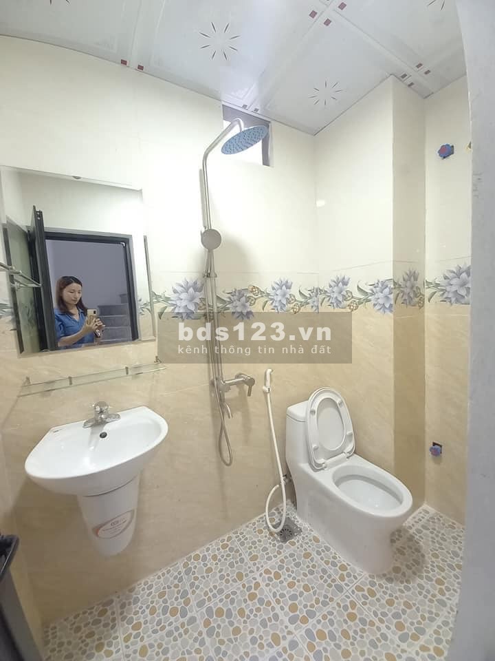 Bán nhà Tả Thanh Oai, sân vườn rộng rãi, diện tích sử dụng 70.4m2, 4 tầng, giá 2.35 tỷ