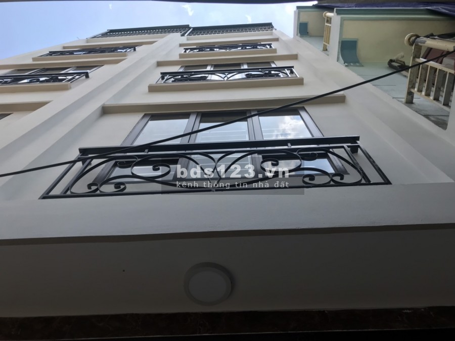 Bán nhà nguyên căn phố Đông Thiên Hoàng Mai, mới kính Koong, dt 36m2, 5 tầng giá 2.85 tỷ