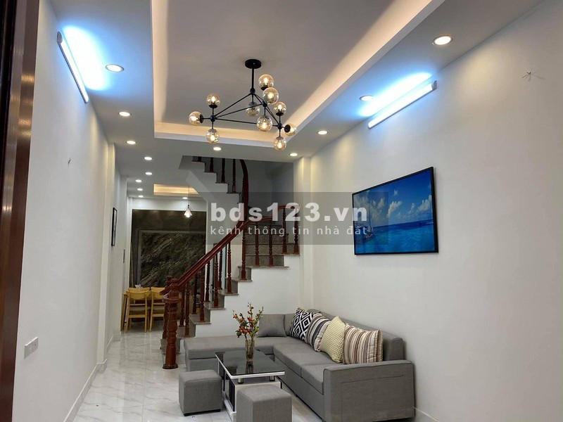 Bán nhà hẻm Tô Hiến Thành P15 Quận 10 diện tích 46m2, giá 5.x tỷ, liên hệ 0932501298