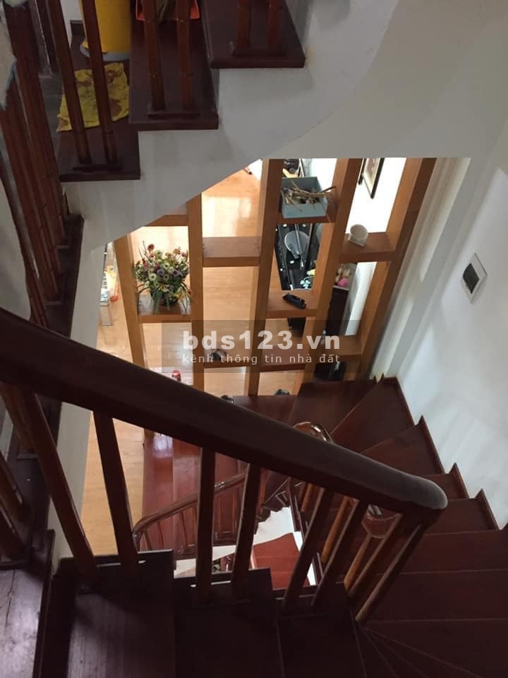 Bán nhà nguyên căn đẹp phân lô Quận Cầu Giấy, ô tô đỗ cửa nội thất xịn, phố Dương Quảng Hàm