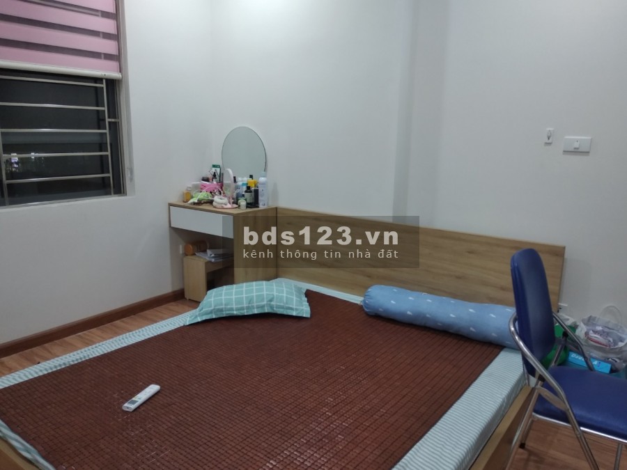 Cho thuê chung cư B11A Nam Trung Yên, Cầu giấy 75m 2PN thoáng mát có đồ cơ bản 7 tr/th 0988296228