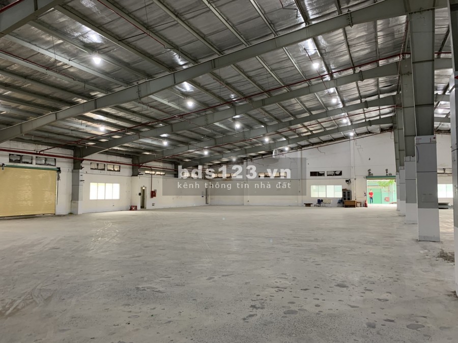 Cho thuê kho xưởng 2000m2 đường Tăng Nhơn Phú, Phước Long B, Quận 9