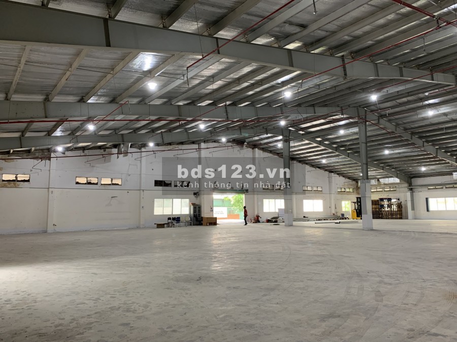 Cho thuê kho xưởng 2000m2 đường Tăng Nhơn Phú, Phước Long B, Quận 9