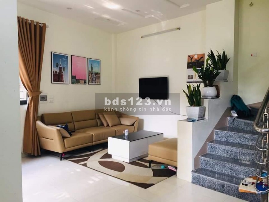 Bán nhà Thuỵ Khuê Quận Tây Hồ dân trí cao tiện ích bao la dt 30m2, giá bán nhỉnh 1 tỷ