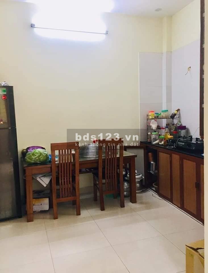 Bán nhà Thuỵ Khuê Quận Tây Hồ dân trí cao tiện ích bao la dt 30m2, giá bán nhỉnh 1 tỷ