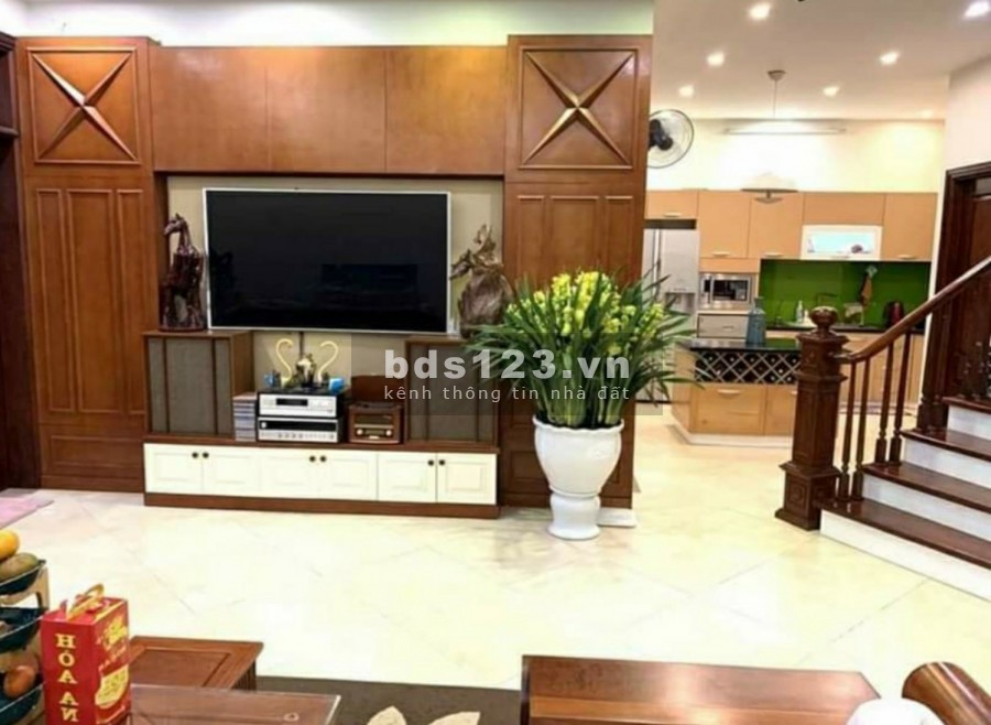 Cần bán nhà Núi Trúc, diện tích 48m2 đúc 5 tầng, 6PN, mặt tiền 4.2m, giá chỉ 4.85 tỷ