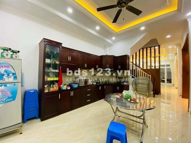 Bán nhà đường Ngô Gia Tự Long Biên, kinh doanh, ô tô tránh, dtsd 110m2, nhỉnh 5 tỷ