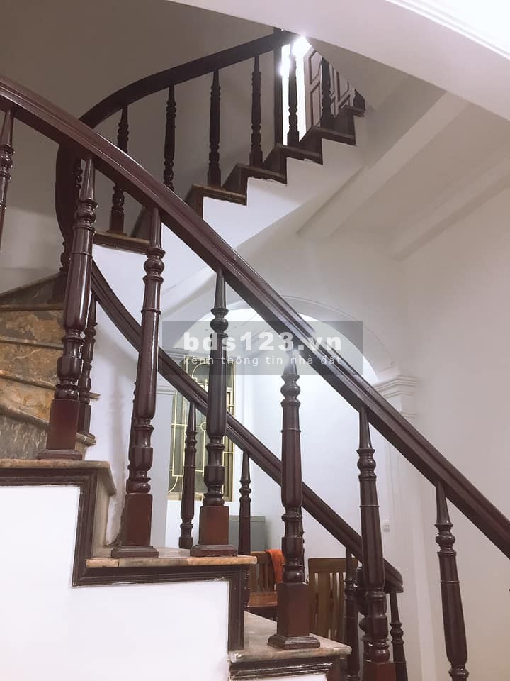 Cần bán nhà tại khu vực Hà Đông nằm trên đường Lê Trọng Tấn nhà 4 Tầng