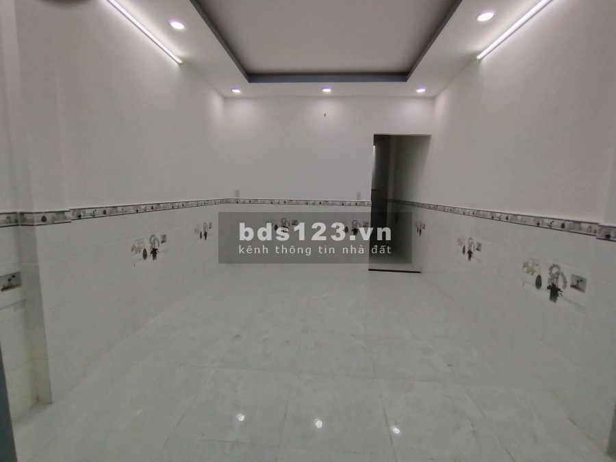 Tôi muốn bán nhà Mới vào ở ngay diện tích sử dụng 50m2, hẻm xe hơi, phường15, Tân Bình.