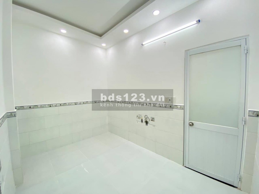 Tôi muốn bán nhà Mới vào ở ngay diện tích sử dụng 50m2, hẻm xe hơi, phường15, Tân Bình.