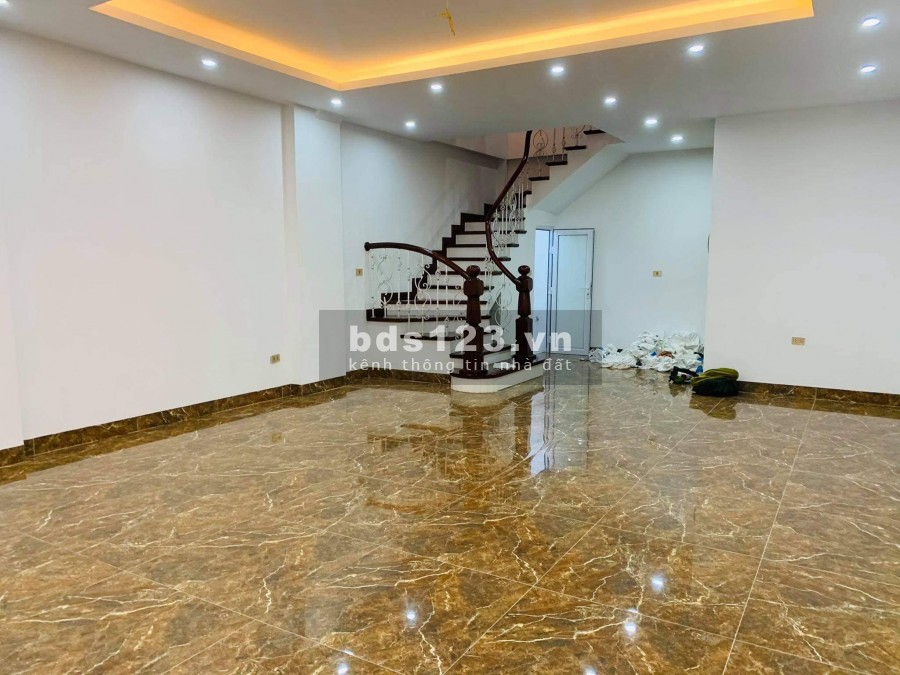 Lô góc sáng thoáng oto vào nhà diện tích 45m2 Kim Ngưu nhỉnh 3 tỷ, liên hệ 0977194820