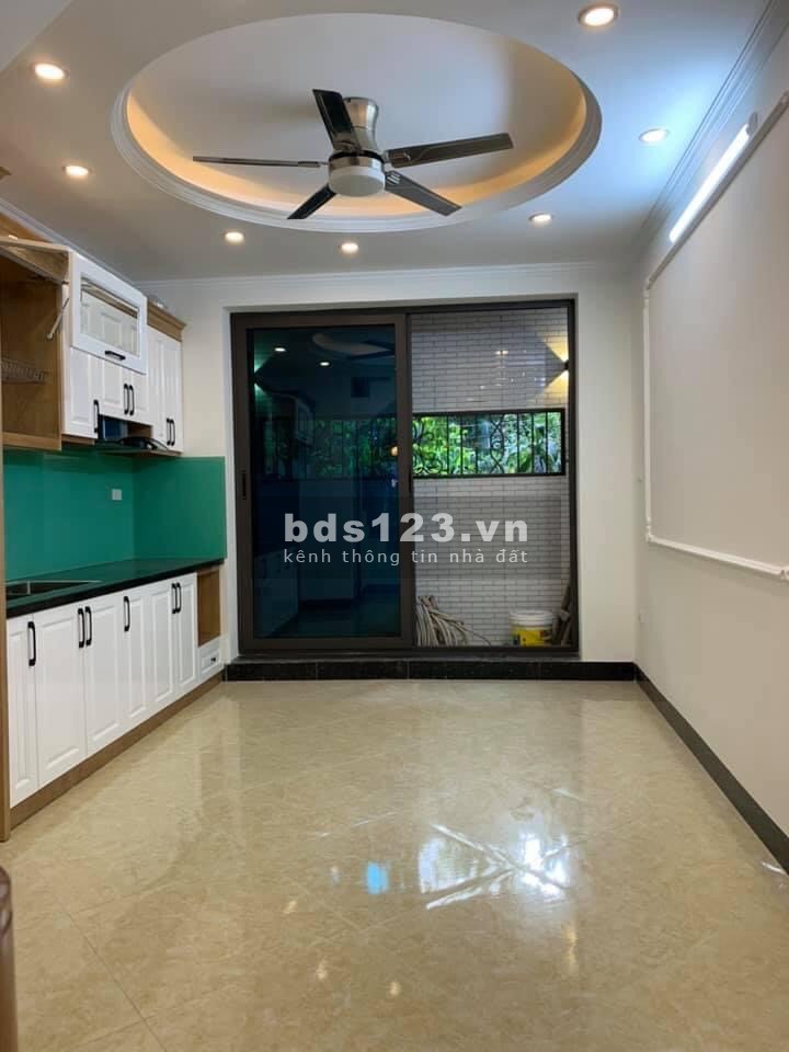 Bán nhà Hồ Tùng Mậu, hiếm có còn sót lại 5 tầng, dtsd 39m2, giá đầu 5 tỷ, lh 0978996965