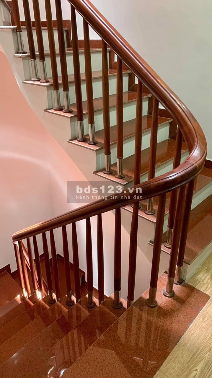 Bán nhà Hồ Tùng Mậu, hiếm có còn sót lại 5 tầng, dtsd 39m2, giá đầu 5 tỷ, lh 0978996965
