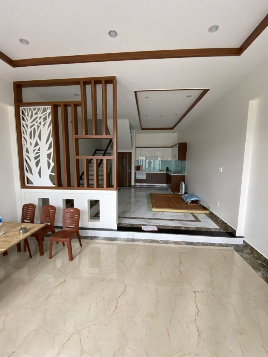 Nhà 4 tầng ngay Big C tầm view vô hạn đường Lê Hồng Phong, hướng Đông Nam, giá 3.65 tỷ
