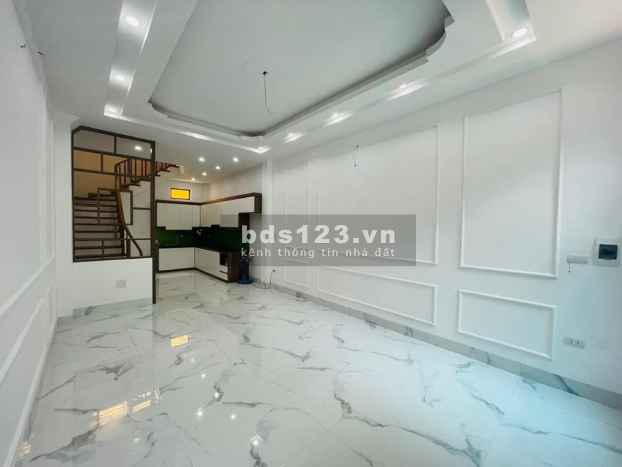 Bán nhà cực hiếm Cổ Linh, Thạch Bàn, Long Biên, ô tô đỗ cửa, diện tích 4-m2, giá bán 3.8 tỷ