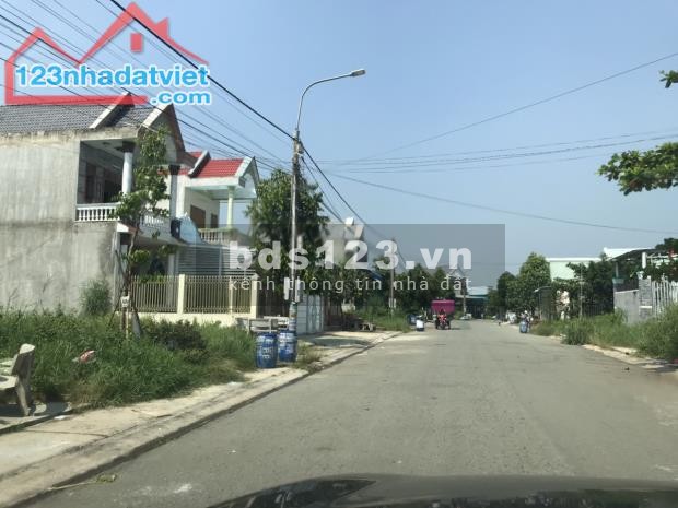 Gia đình xuất ngoại định cư cần bán lại lô đất 100m2(5x20m), dân đông, vị trí đắc địa
