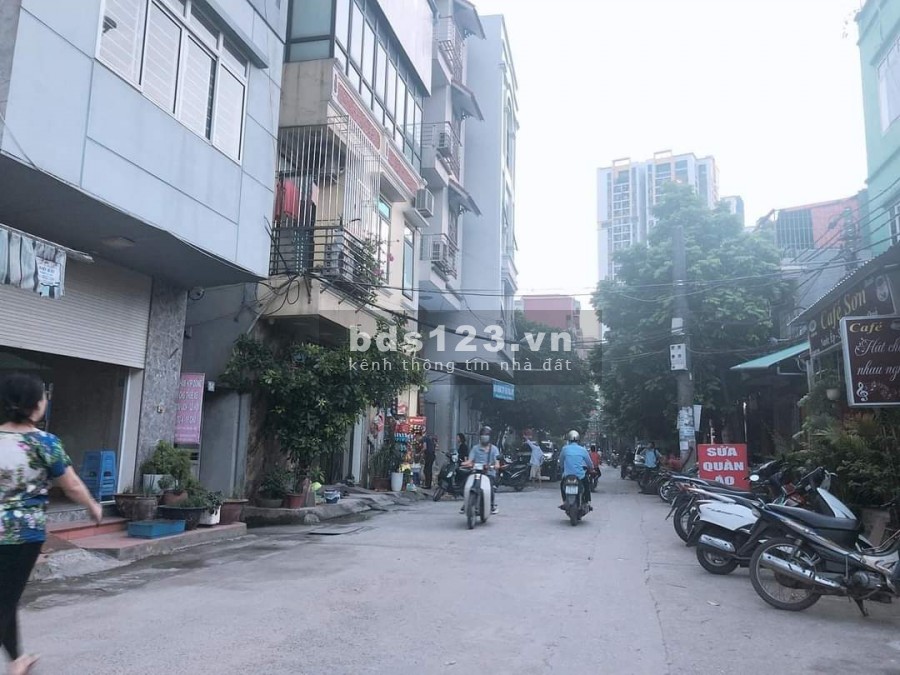 Bán nhà Nguyễn Văn Cừ phố kinh doanh sầm uất ngõ ô tô tránh mt 6m vỉa hè, giá 80 triệu/m2