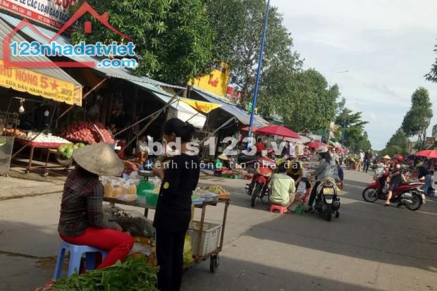 Gia đình xuất ngoại định cư cần bán lại lô đất 100m2(5x20m), dân đông, vị trí đắc địa