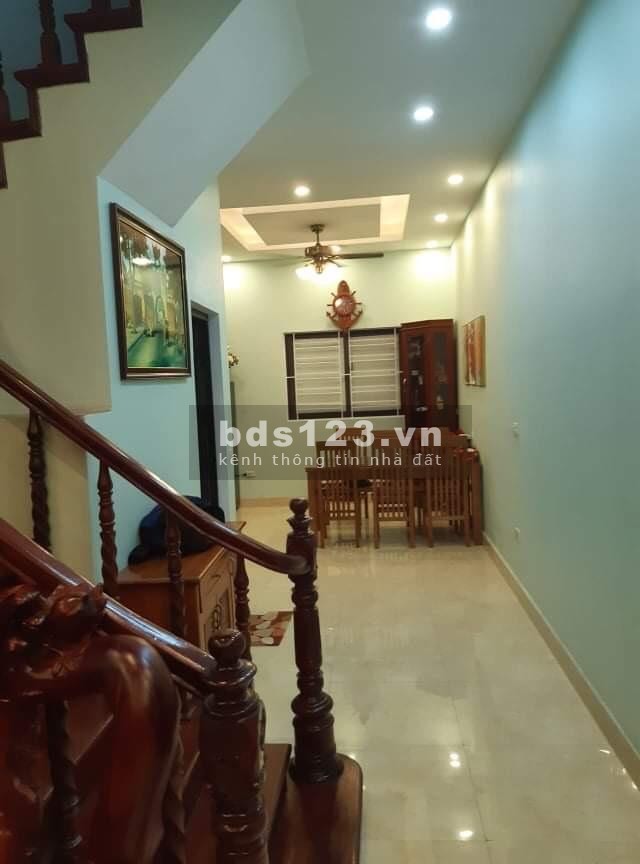 Bán gấp nhà Thanh Xuân ô tô, phân lô quân đội, kinh doanh 3 tầng dt 49m2 giá 3.4 tỷ