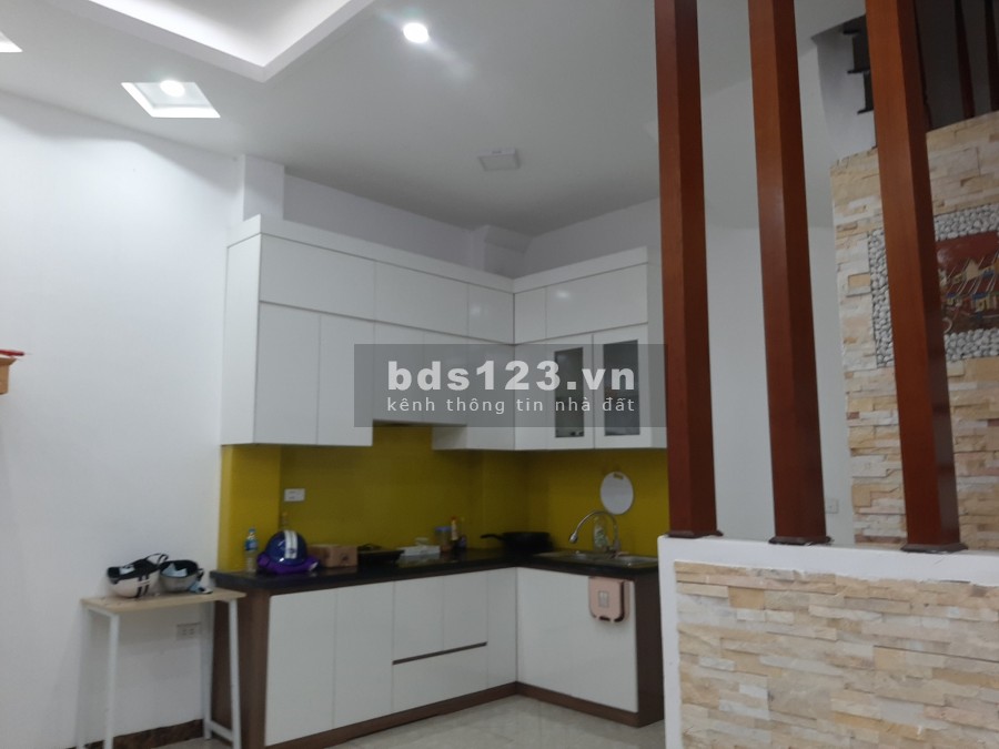 Bán nhà ở ngay 5 tầng giá nhỉnh 3 tỷ, diện tích 42m2, ngõ Mai…