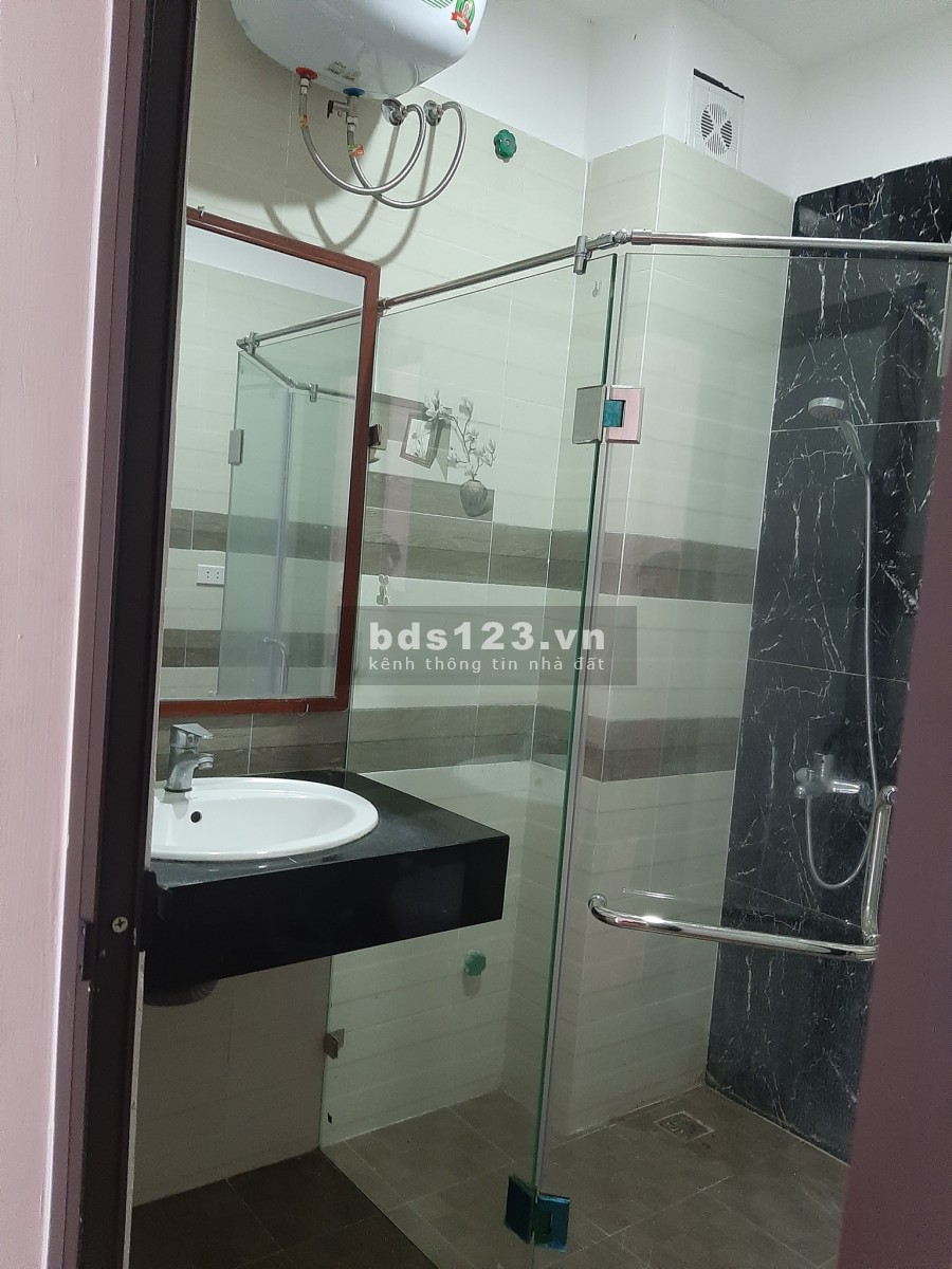 Bán nhà ở ngay 5 tầng giá nhỉnh 3 tỷ, diện tích 42m2, ngõ Mai…
