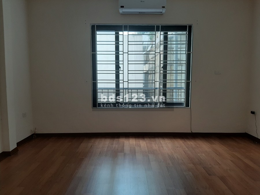 Bán nhà ở ngay 5 tầng giá nhỉnh 3 tỷ, diện tích 42m2, ngõ Mai…