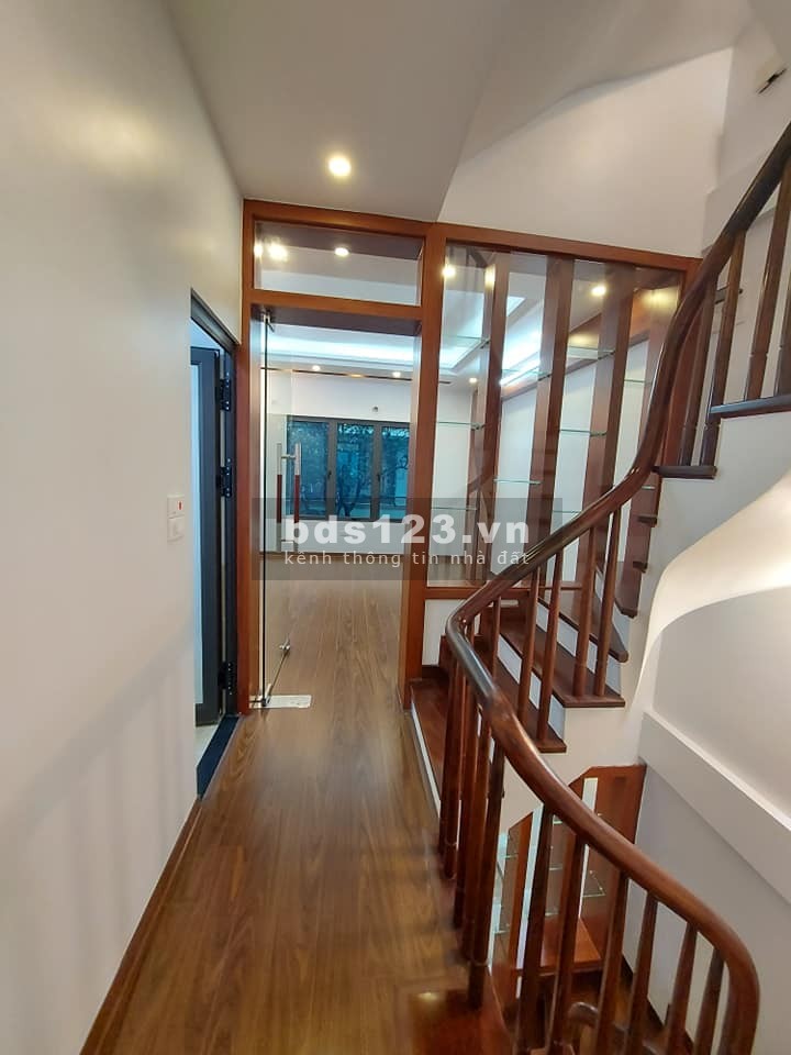 Bán nhà Dương Quảng Hàm đẹp từng milimet diện tích 40m2, đúc 5 tầng, giá bán 5.3 tỷ