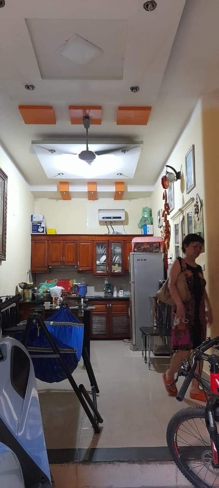 Bán nhà Thịnh Quang Quận Đống Đa, ô tô tải đỗ trước cửa cách một nhà ra phố, sổ chính chủ