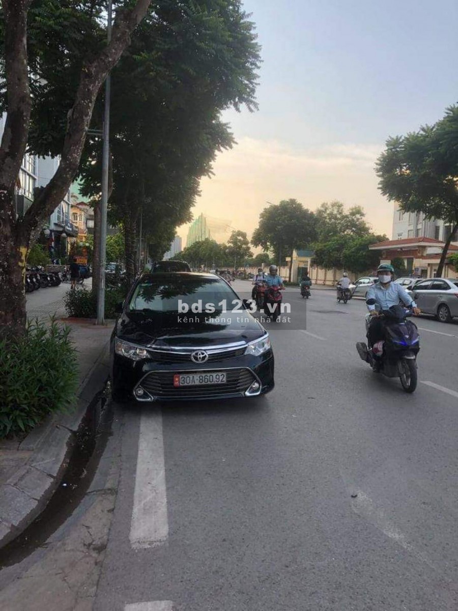 Giá cực rẻ nhà nguyên căn ô tô vào nhà phân lô quân đội, 2 mặt ngõ, giá bán 7.9 tỷ, thương lượng