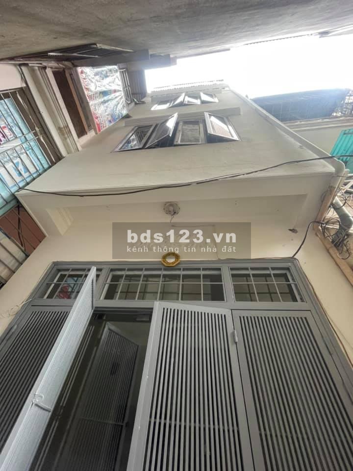 Bán nhà Bạch Mai nhỏ xinh gần trường Bách Khoa, dt 25m2, giá bán 2.5 tỷ, có thương lượng