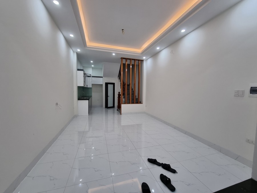 Bán nhà Quận Hoàng Mai xây mới diện tích sử dụng 36m2, đúc kiên cố 5 tầng giá hơn 3tỷ