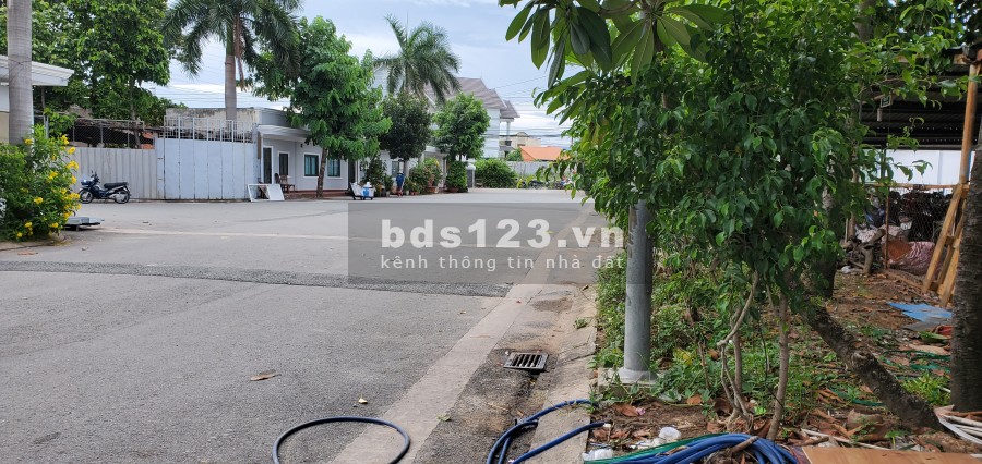Cho thuê kho xưởng 900m2, đường Lê Thị Trung, Thuận An, Bình Dương.