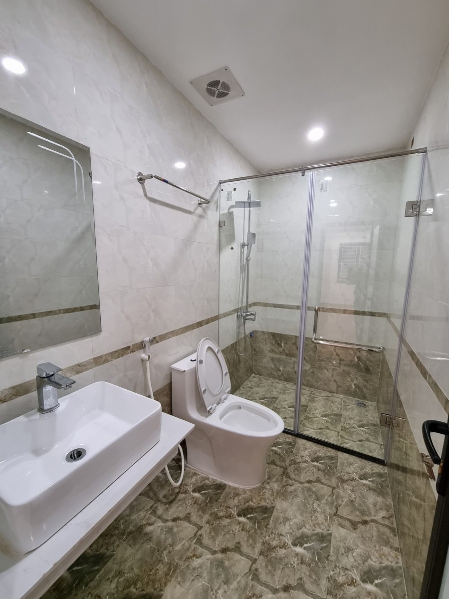 Bán nhà Quận Hoàng Mai xây mới diện tích sử dụng 36m2, đúc kiên cố 5 tầng giá hơn 3tỷ