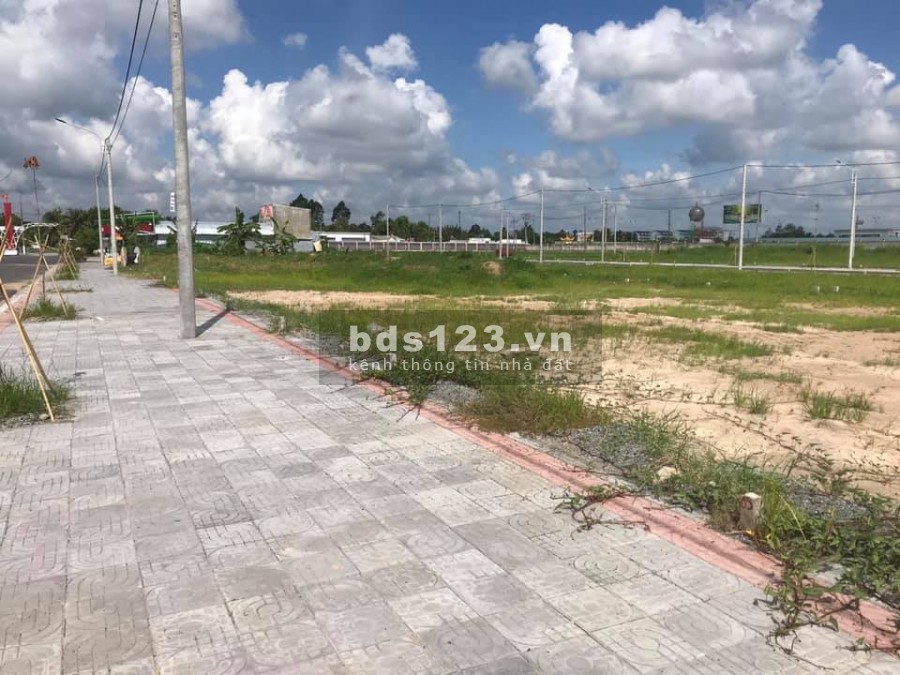 Đất nền mặt tiền Nam Sông Hậu giá rẻ mùa dịch bệnh, hổ trợ vay ngân hàng lh 0932811815