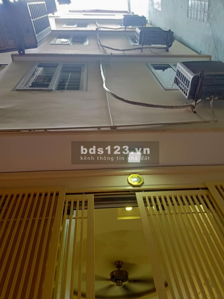 Bán nhà nguyên căn đẹp ngõ Đội Cấn, Quân Bà Đinh, dt 33m2, 6 tầng, mt 4m, giá 4.05 tỷ, lh 0975513371