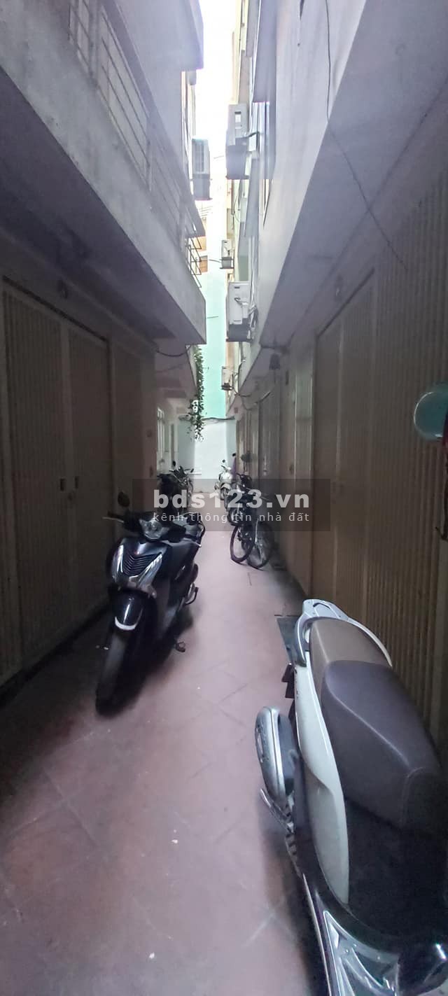 Bán nhà nguyên căn đẹp ngõ Đội Cấn, Quân Bà Đinh, dt 33m2, 6 tầng, mt 4m, giá 4.05 tỷ, lh 0975513371