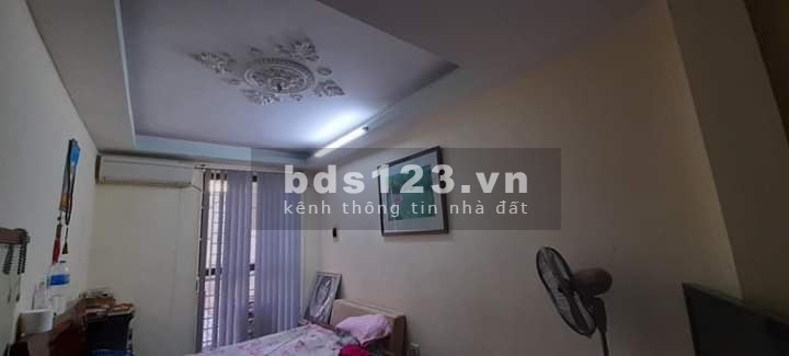 Bán nhà Thịnh Quang Quận Đống Đa, ô tô tải đỗ trước cửa cách một nhà ra phố, sổ chính chủ