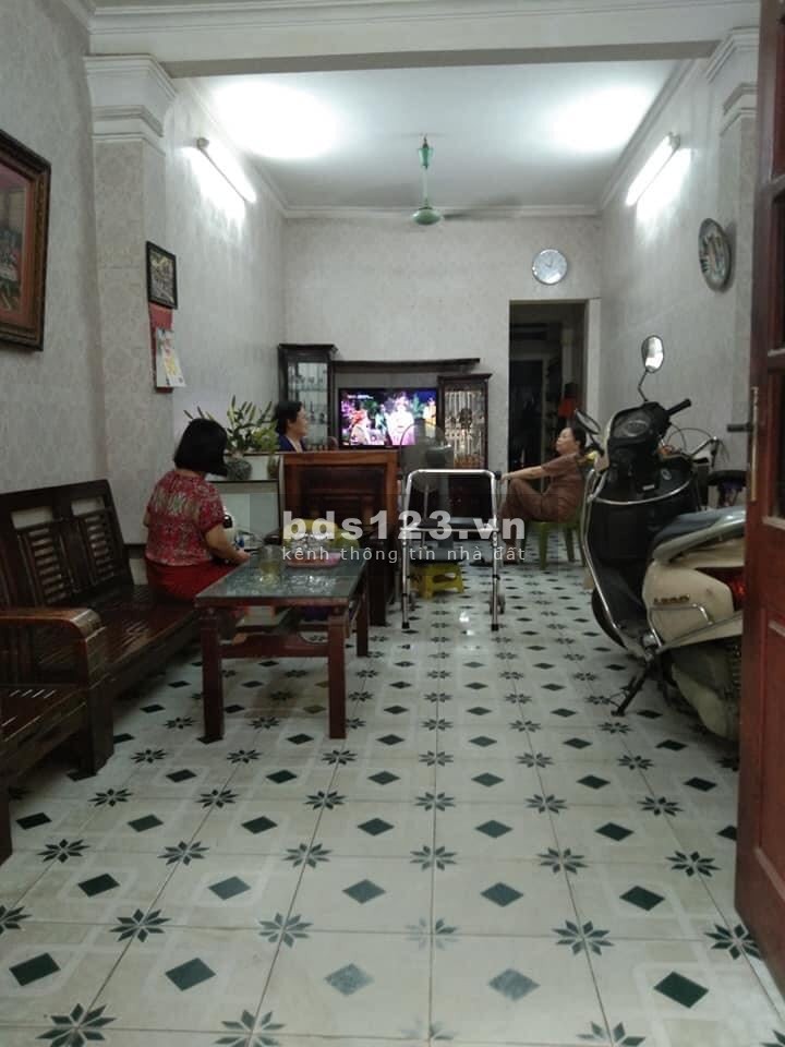 Bàn nhà nguyên căn Khâm Thiên, ô tô tránh, diện tích sử dụng 18m2, 4 tầng đúc, giá 1.5 tỷ