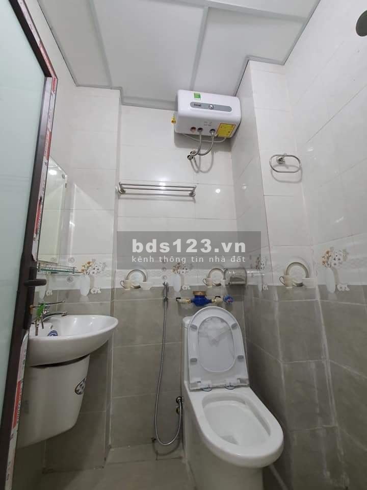 Bán nhà Thịnh Quang Quận Đống Đa, ô tô tải đỗ trước cửa cách một nhà ra phố, sổ chính chủ