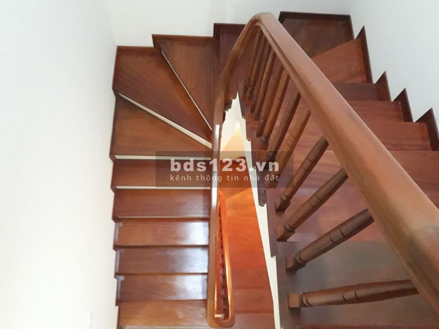 Bán nhà tổ 10, SN 15F ngõ 57 Xuân Đỗ, Cự Khối, Long Biên giá nhỉnh 2 tỷ, đúc kiên cố 4 tầng