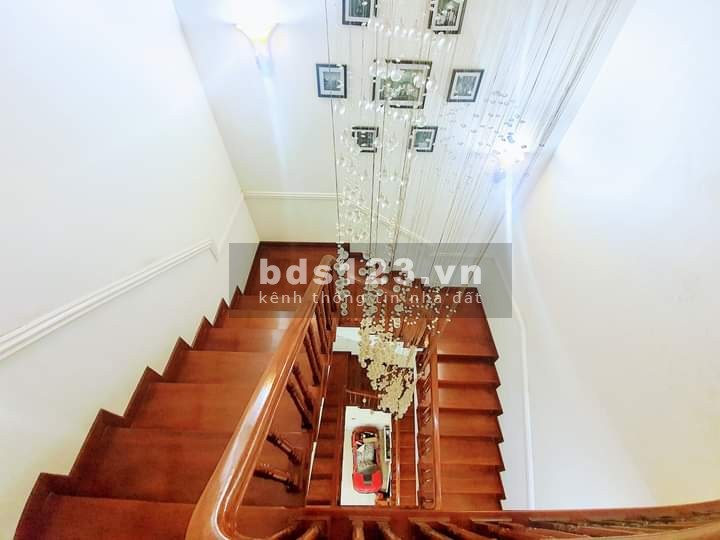 Bán nhà phân lô ô tô tránh thang máy doanh thu 60 triệu /tháng khách đầu tư, giá tốt