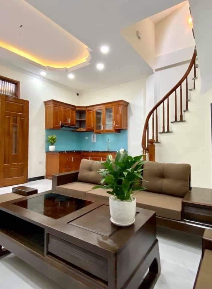 Bán nhà đẹp 5 tầng dt 35m2, phố Vĩnh Hưng, khu vực nhiều tiện ích, giá bán chỉ 2.65 tỷ