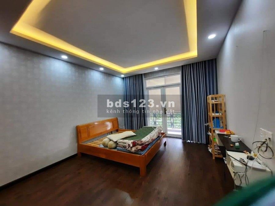 Nhà mới xây 4 tầng đường Hòa Bình. Cạnh CV Nước Đầm Sen giá bán 7,6 tỷ, sổ sẵn